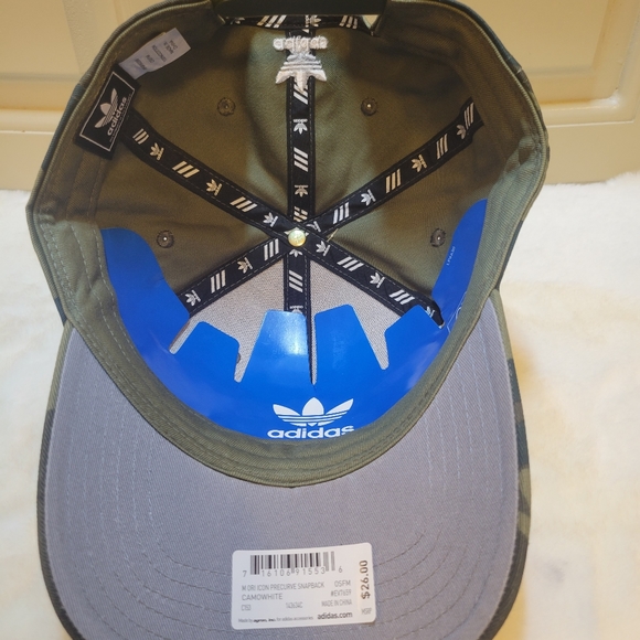 ADIDAS ICON PRE-CURVE SNAPBACK HAT - Picture 3 of 3